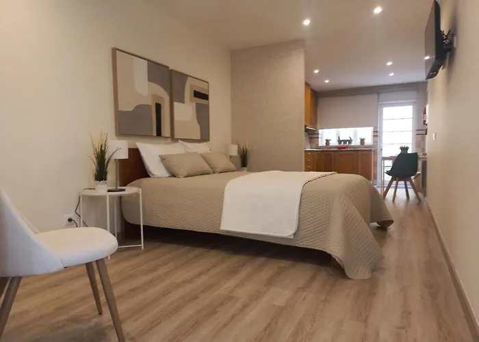 Nyaraló Modern, Spacious And Quiet Private In - Near Funicular