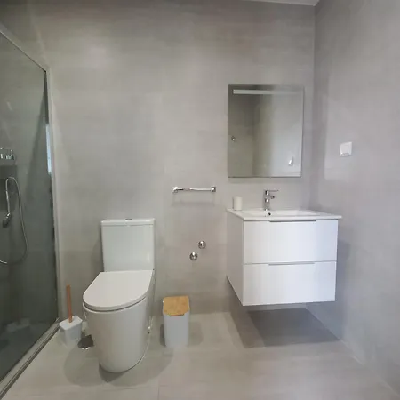 Semesterbostad Modern, Spacious And Quiet Private In - Near Funicular *