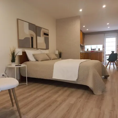 בית נופש Modern, Spacious And Quiet Private In - Near Funicular