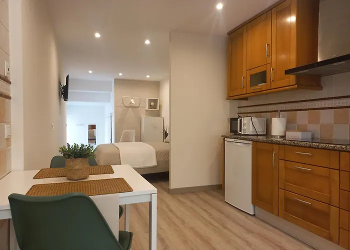 Semesterbostad Modern, Spacious And Quiet Private In - Near Funicular