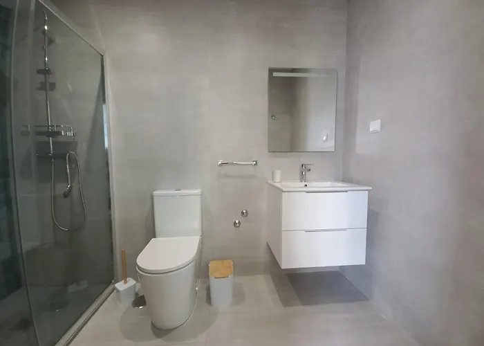 Semesterbostad Modern, Spacious And Quiet Private In - Near Funicular *