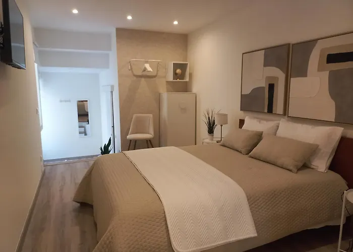 Modern, Spacious&quiet Private In - Near Funicular Nazaré