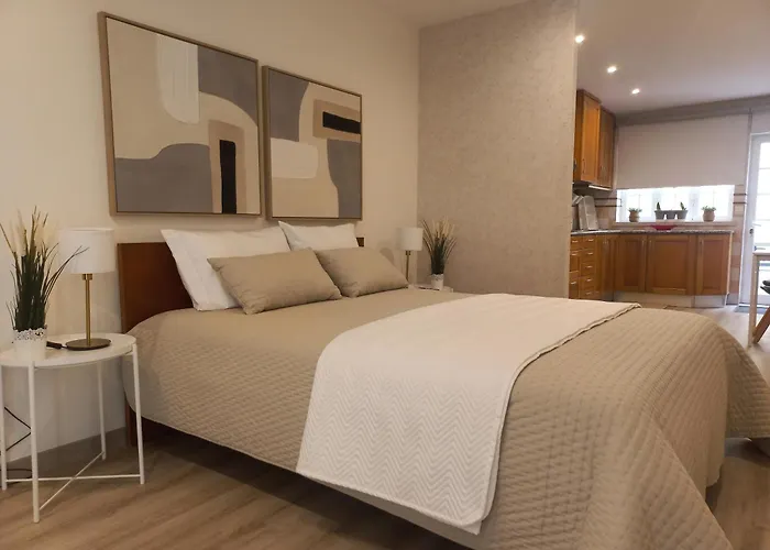 Modern, Spacious And Quiet Private In - Near Funicular Semesterbostad