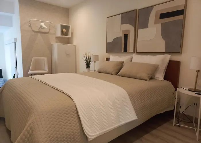 Modern, Spacious And Quiet Private In - Near Funicular Semesterbostad